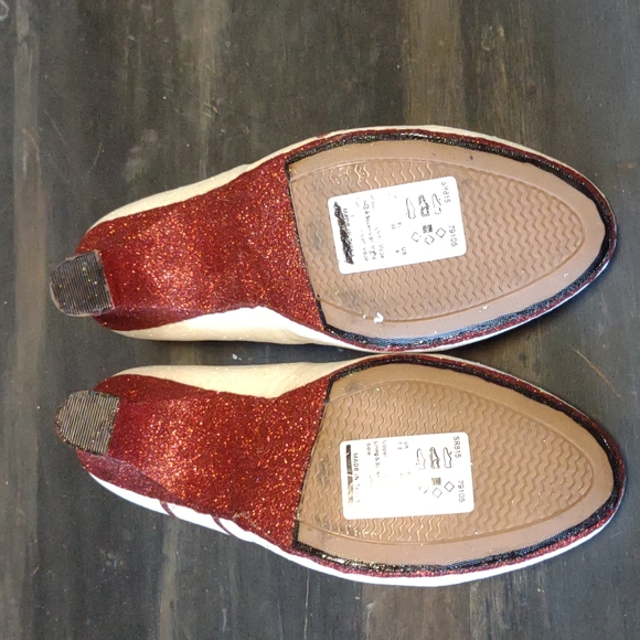 Friday the 13th themed shoes - Picture 6 of 7